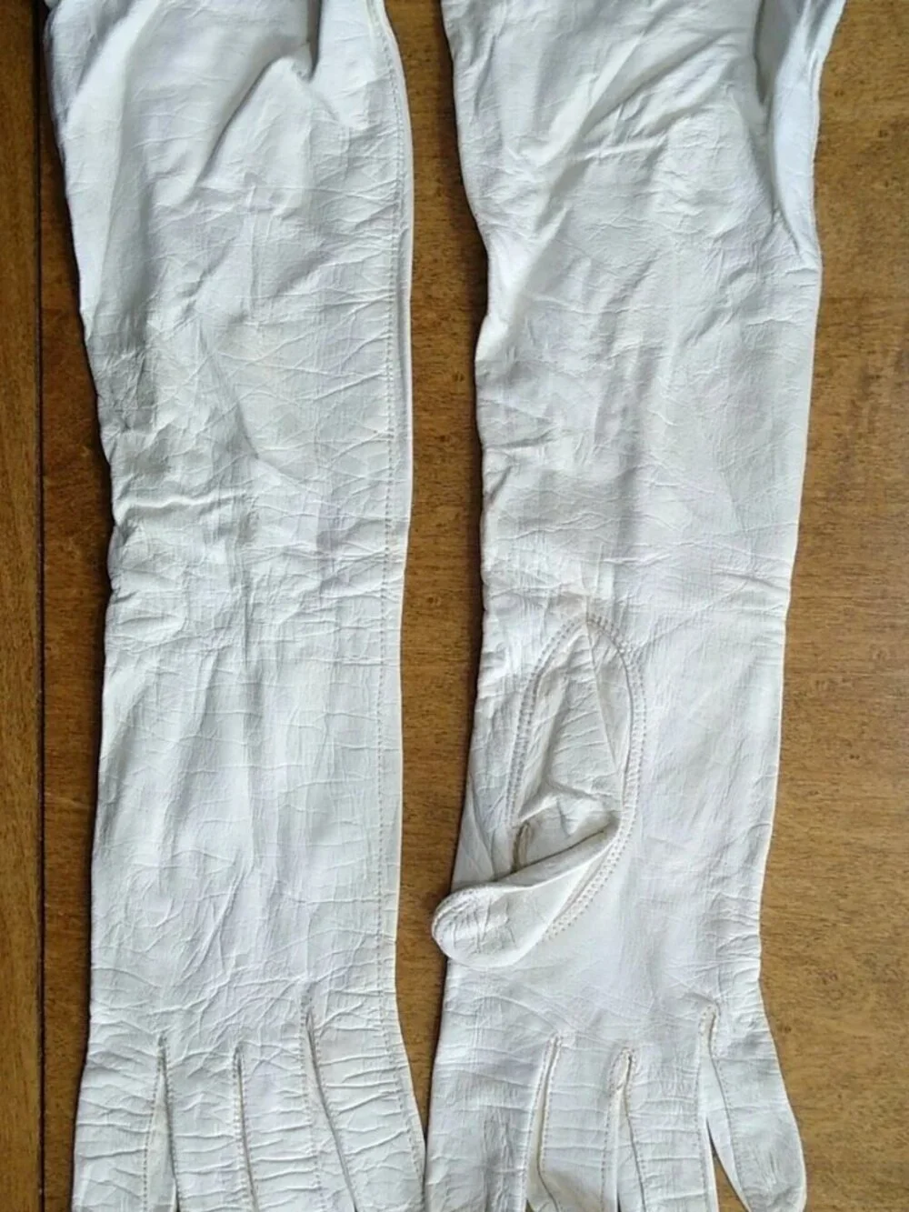 Size 6 1/2 MCM Vtg Soft Kid Leather Gloves 14